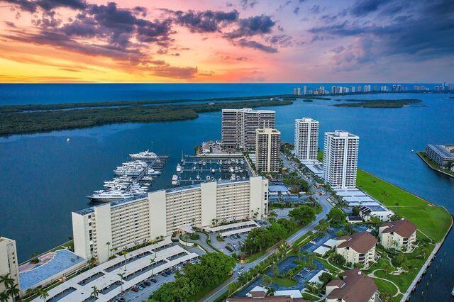 108 Lakeshore Dr in North Palm Beach, FL - Building Photo - Building Photo
