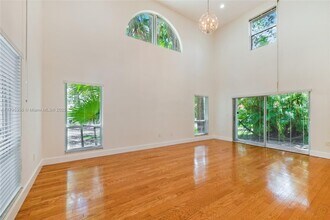 6702 Magnolia Ct in South Miami, FL - Building Photo - Building Photo
