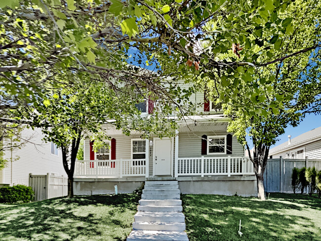 property at 3224 E Golden Eagle Rd