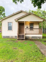1750 10th St in Port Arthur, TX - Building Photo