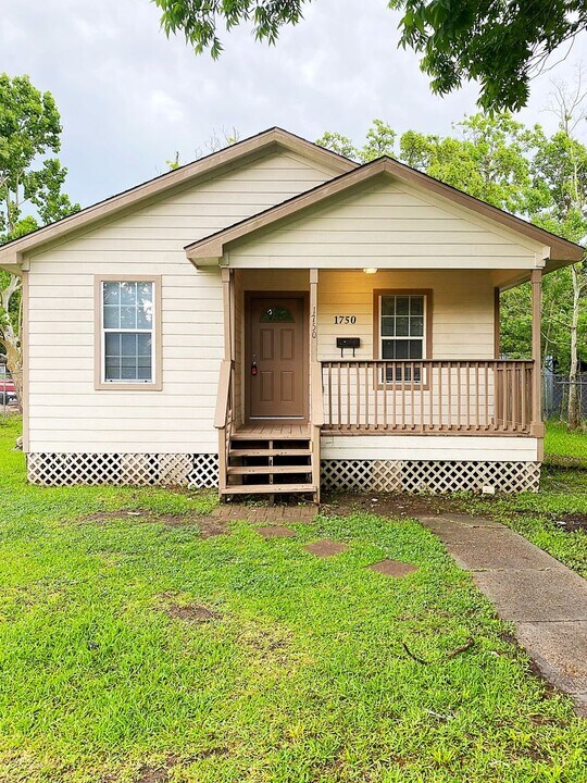 1750 10th St in Port Arthur, TX - Building Photo