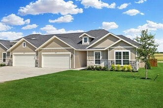 4030 Clovis St in Midlothian, TX - Foto de edificio - Building Photo