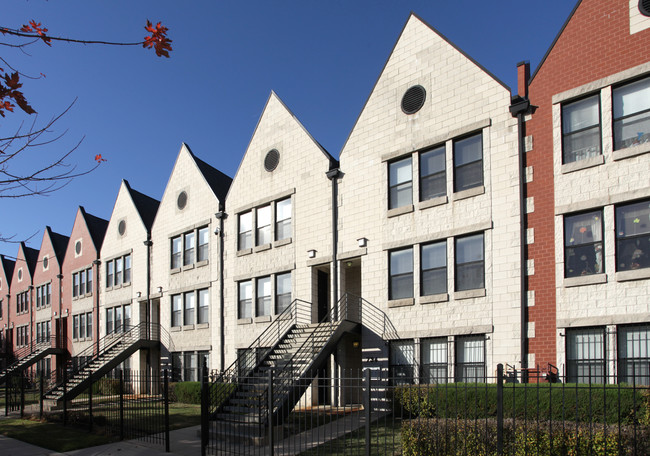 730-734 E Bowen Ave in Chicago, IL - Building Photo - Building Photo