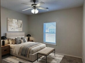 1425 W Villa Maria Rd in Bryan, TX - Building Photo - Building Photo