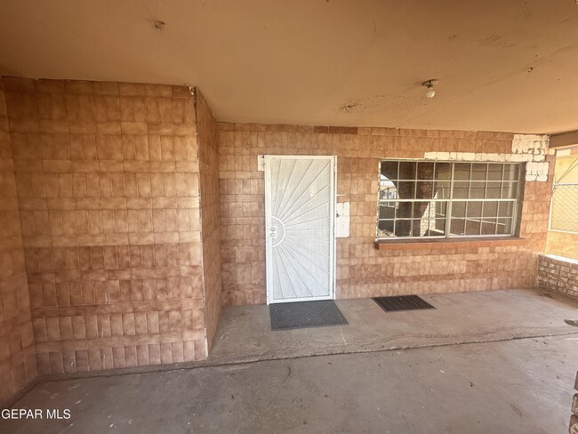 6912 5th St in Canutillo, TX - Building Photo - Building Photo