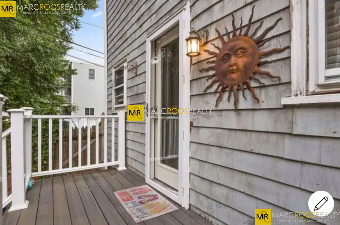 66 Bolton St, Unit 1 in Boston, MA - Building Photo