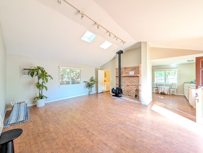 2401 Stokes Canyon Rd, Unit Studio in Calabasas, CA - Building Photo - Building Photo