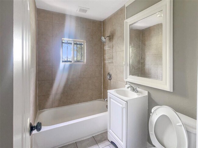 5002 Van Fleet St photo'