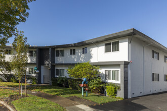 86 Renato Ct in Redwood City, CA - Foto de edificio - Building Photo