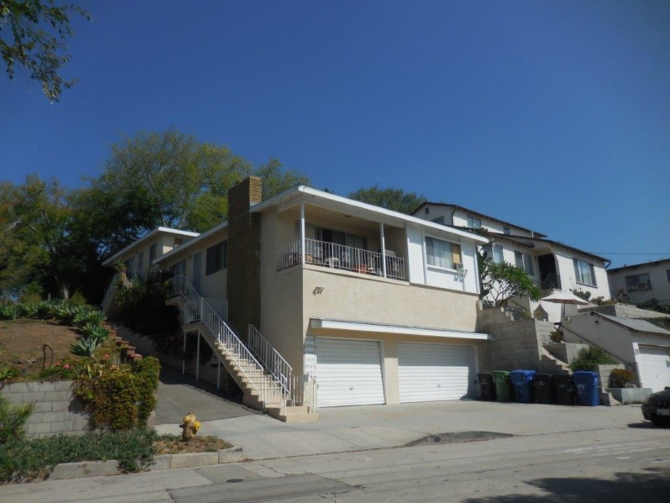 4535 Ellenwood Dr in Los Angeles, CA - Building Photo