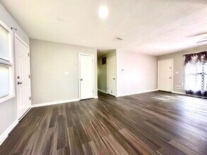 7315 E 109 Terrace in Kansas City, MO - Building Photo - Building Photo