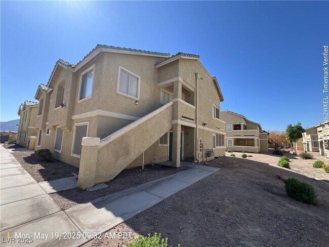 property at 1533 Linnbaker Ln