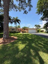 1000 SE 13th Ct in Deerfield Beach, FL - Building Photo