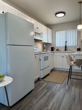 The Redwoods at Fresno in Fresno, CA - Building Photo - Building Photo