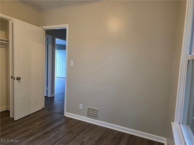 property at 859 E Avondale Ave