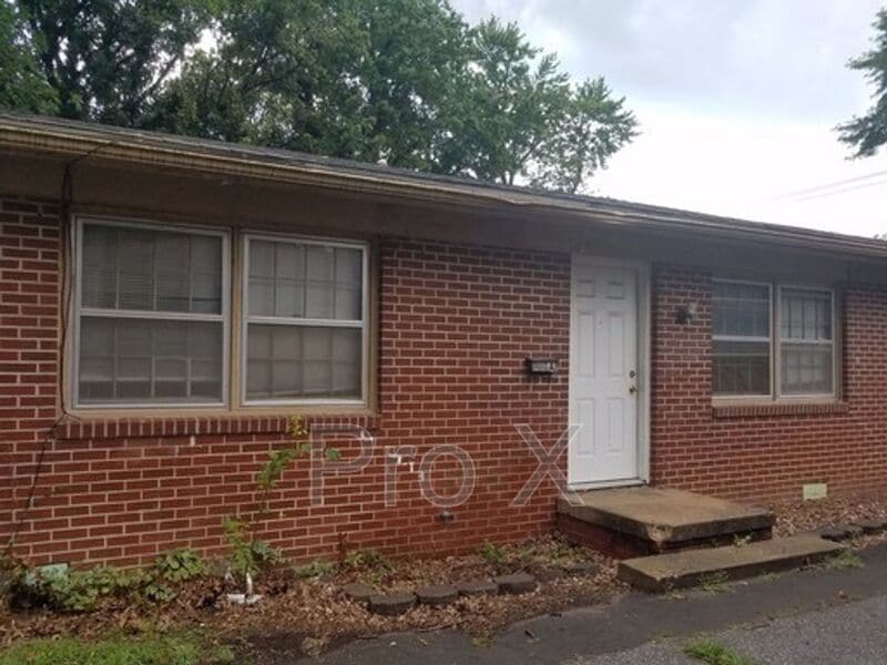 707 E Quincy St in Pittsburg, KS - Building Photo