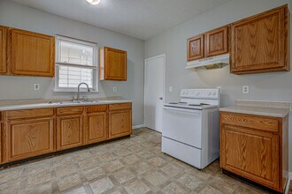 1915 Woodlawn Ave in Middletown, OH - Building Photo - Building Photo