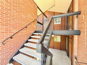 251 S 700 E in Salt Lake City, UT - Foto de edificio - Building Photo