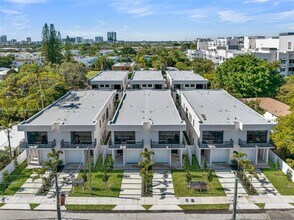 921 NE 17th Terrace in Fort Lauderdale, FL - Building Photo - Building Photo