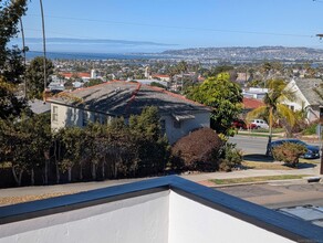 1885 Froude St in San Diego, CA - Foto de edificio - Building Photo
