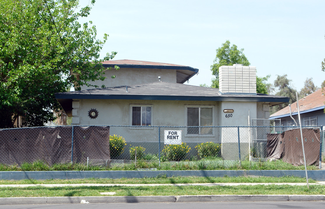 650 N Mountain View Ave in San Bernardino, CA - Building Photo