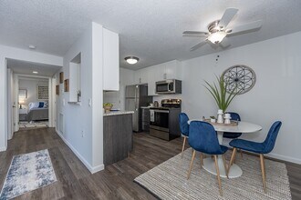 Mill Pond Apartments in Muncie, IN - Building Photo - Building Photo