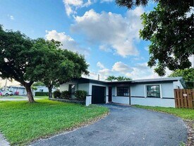 9171 NW 26th St in Sunrise, FL - Building Photo
