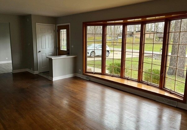 144 N Maple Ave in Bloomingdale, IL - Foto de edificio - Building Photo