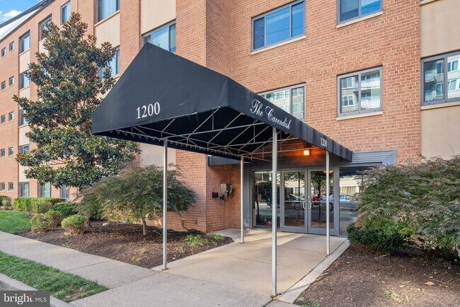 1200 S Arlington Ridge Rd in Arlington, VA - Building Photo - Building Photo