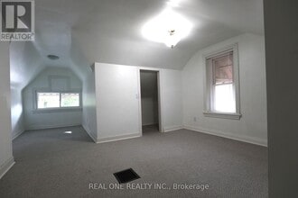 148 Victoria Ave N in Hamilton, ON - Building Photo - Building Photo