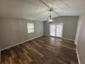 7711 Woodhaven Dr in Little Rock, AR - Foto de edificio - Building Photo