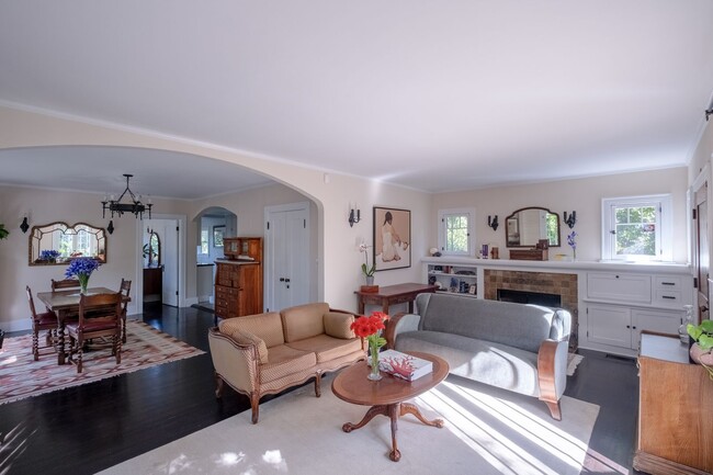 6338 Longview Ave in Los Angeles, CA - Building Photo - Building Photo