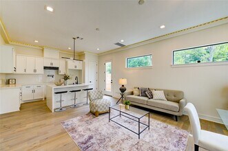 5839 Banks St in Houston, TX - Building Photo - Building Photo