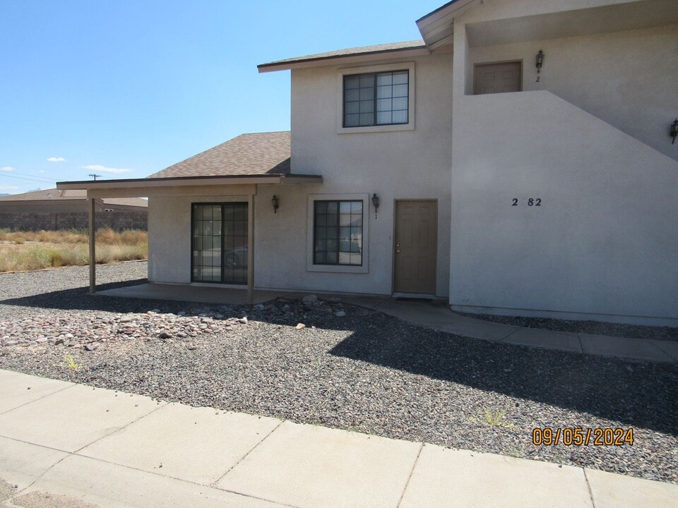 2482 Fox Ave in Kingman, AZ - Building Photo