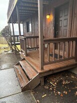 7 Deer Valley Ln in Vernon, NJ - Building Photo