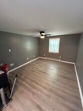 33 N Sullivan Rd in Charlton, MA - Building Photo - Building Photo