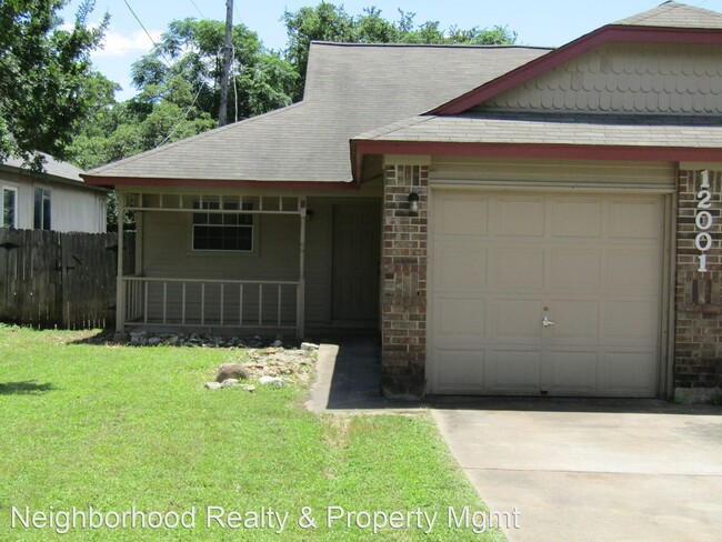 12001 Arrowwood Dr in Austin, TX - Building Photo - Building Photo