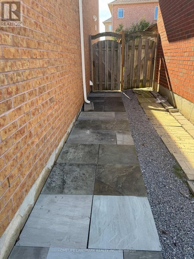 71 Holly Dr in Richmond Hill, ON - Building Photo - Building Photo