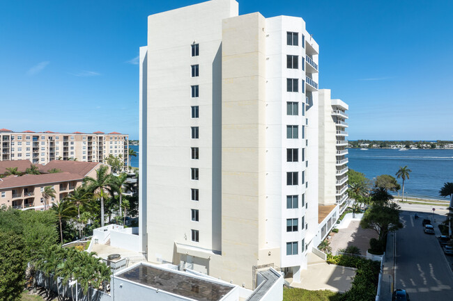 Villa Lofts in West Palm Beach, FL - Building Photo - Building Photo
