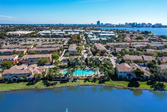 880 Millbrae Ct in West Palm Beach, FL - Foto de edificio - Building Photo