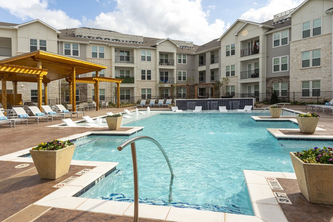 Lakeview at Westpark in Richmond, TX - Foto de edificio