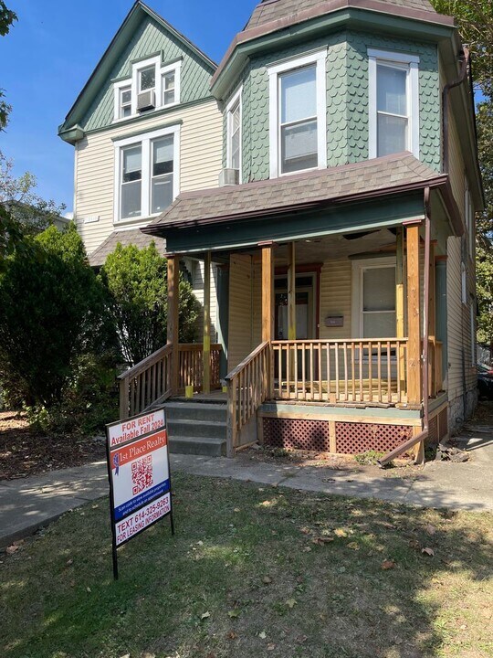 166 W 9th Ave in Columbus, OH - Building Photo