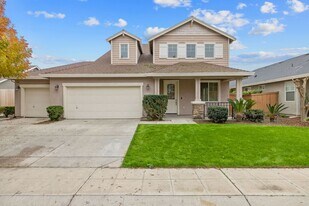 3169 Brickfield Ave in Tulare, CA - Building Photo