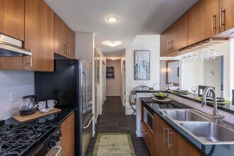 2721 1st Ave in Seattle, WA - Foto de edificio - Building Photo