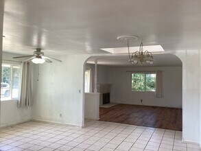 4761 E Richert Ave in Fresno, CA - Building Photo - Building Photo