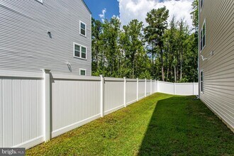 45483 Woodslea Wy in California, MD - Foto de edificio - Building Photo