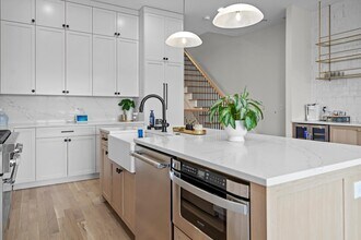 1247 N Damen Ave in Chicago, IL - Building Photo - Building Photo