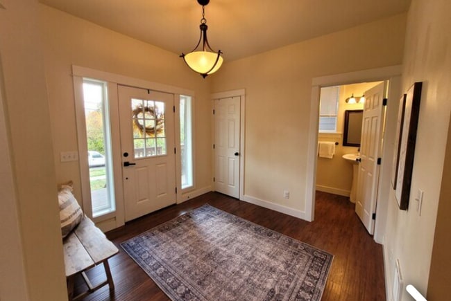 1665 Bayview Ave in Blaine, WA - Building Photo - Building Photo