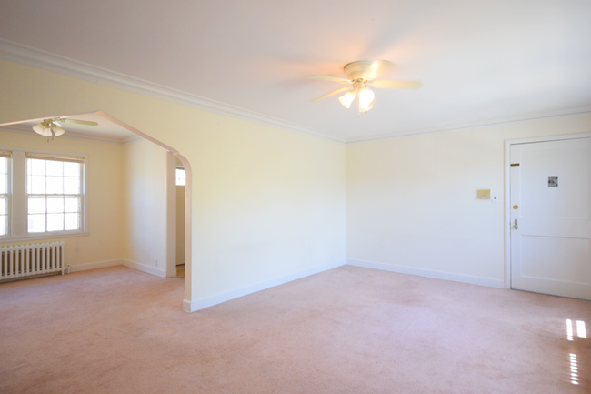 2065 Niles Ave in St. Paul, MN - Building Photo - Interior Photo