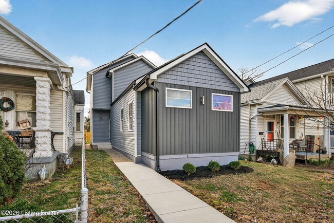 property at 914 Ash St